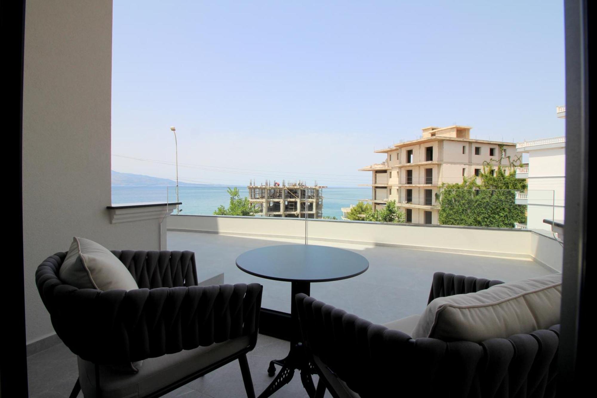 Rozafa Palace Hotel Sarandë Exteriör bild